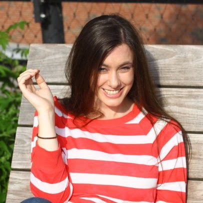 Laura Bradford Photo 25