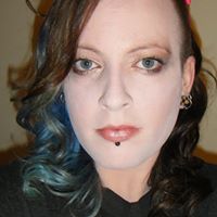Holly Cartwright Photo 17