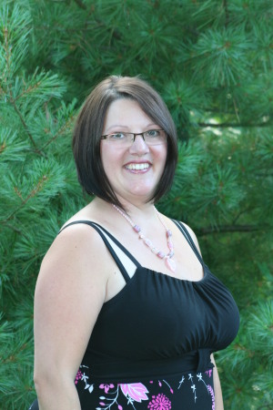 Lori Wells Photo 24