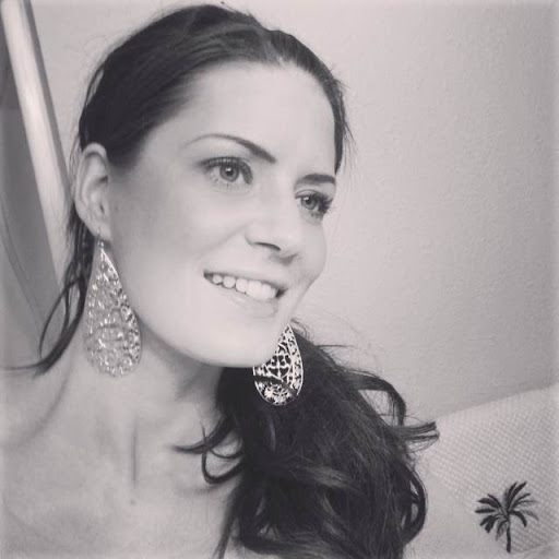 Amanda Mayhew Photo 11