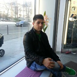 Ali Karimi Photo 25