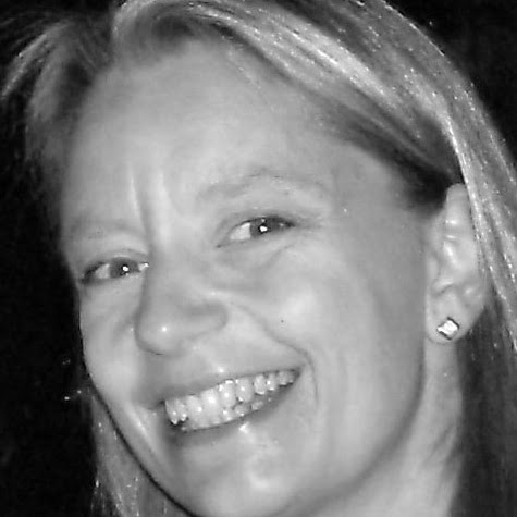 Vicky Elliot Photo 19
