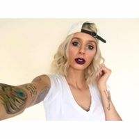Billie Hooper Photo 3