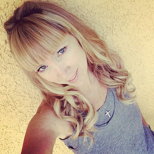 Alexis Robbins Photo 32