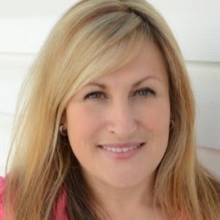 Rachel Oliver Photo 35