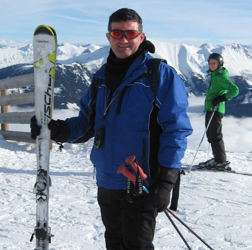 Robert Tracey Photo 17