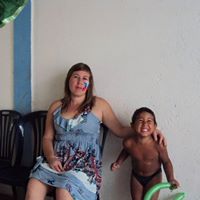Liz Guevara Photo 16