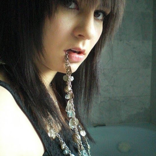 Julia Quinones Photo 28