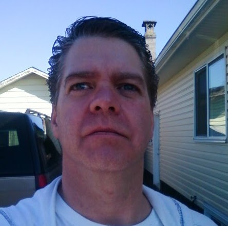 Aaron Moore Photo 44