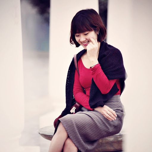 Julia Tran Photo 35