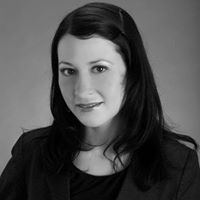 Jennifer Bruening Photo 8
