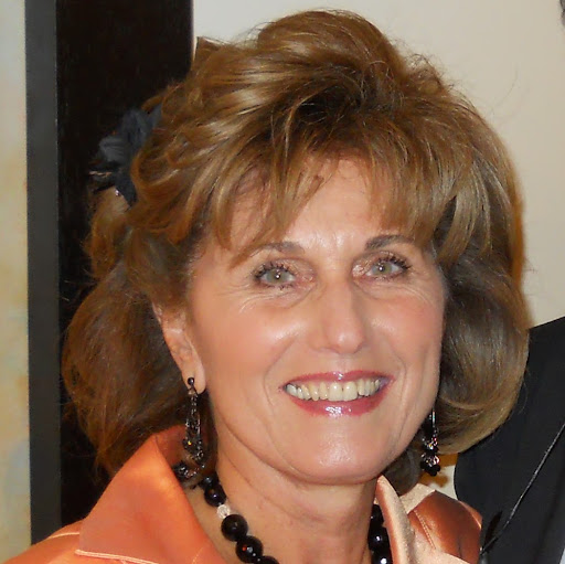 Linda Hankins Photo 32