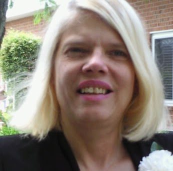 Julia Adkins Photo 34