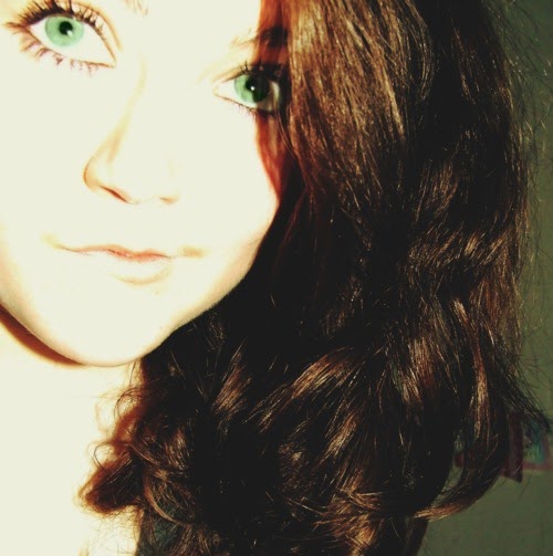 Chelsea Bates Photo 29