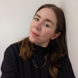 Sarah Hunter Photo 25