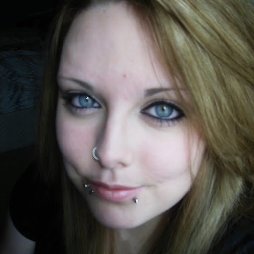 Elizabeth Dewitt Photo 33