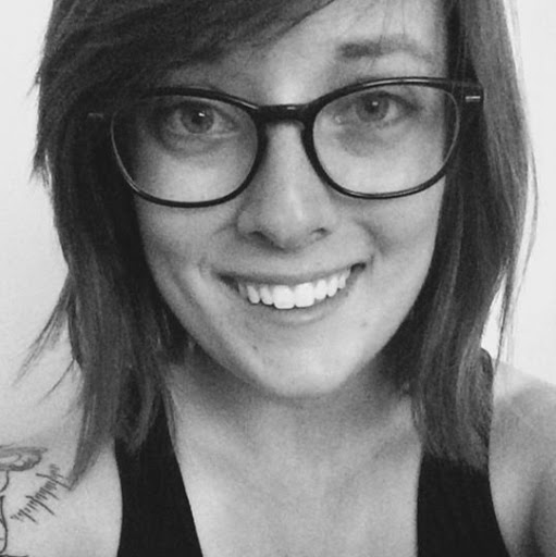 Stephanie Cornelius Photo 35