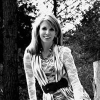 Beth Lang Photo 26