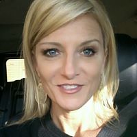 Leslie Sanders Photo 22