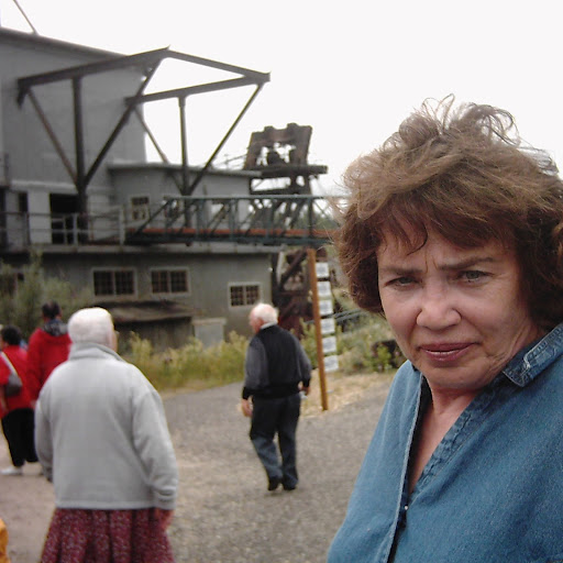 Janet Manning Photo 16