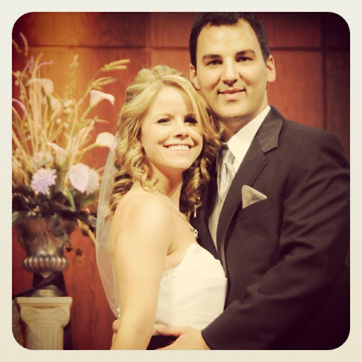 Amanda Singleton Photo 32