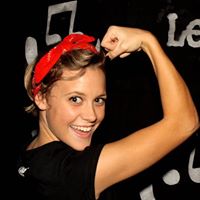 Natalie Kinney Photo 20
