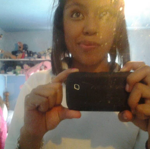 Laura Contreras Photo 40