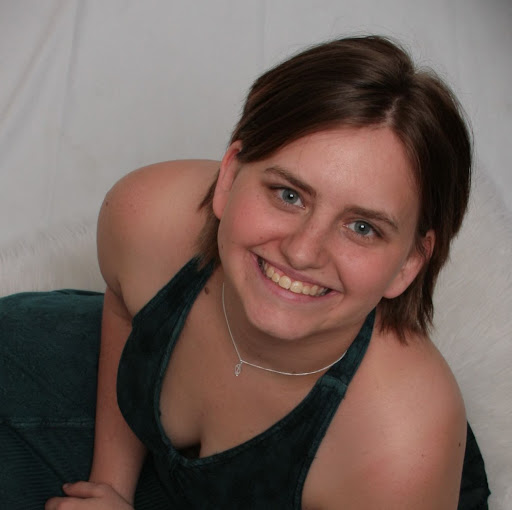 Rachel Thomas Photo 11
