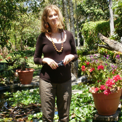 Charlotte Weiss Photo 9