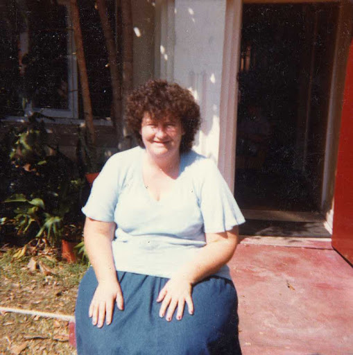 Joanne Mills Photo 42