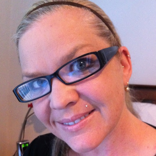 Kerri Hinton Photo 3