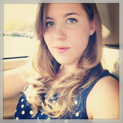 Kelly Dickey Photo 15