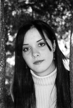 Laura Gates Photo 6