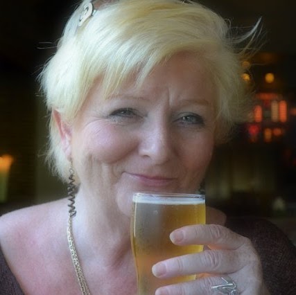 Lynne Walker Photo 28