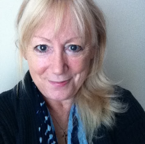 Julia Holland Photo 20