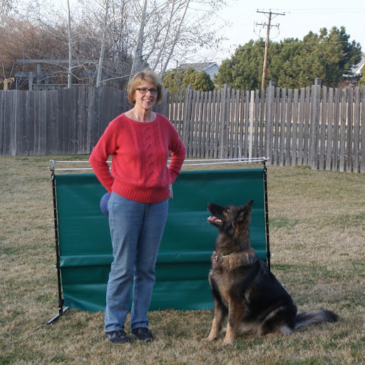 Leslie Larsen Photo 20