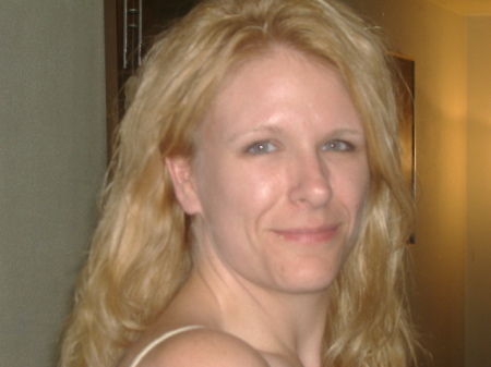 Laura Hendricks Photo 17