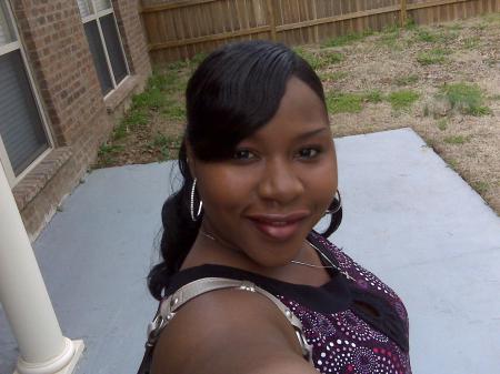 Nicole Magee Photo 28
