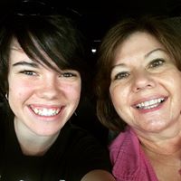 Lisa Groves Photo 27