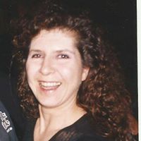 Maria Groves Photo 6