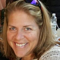 Julie Phelps Photo 32