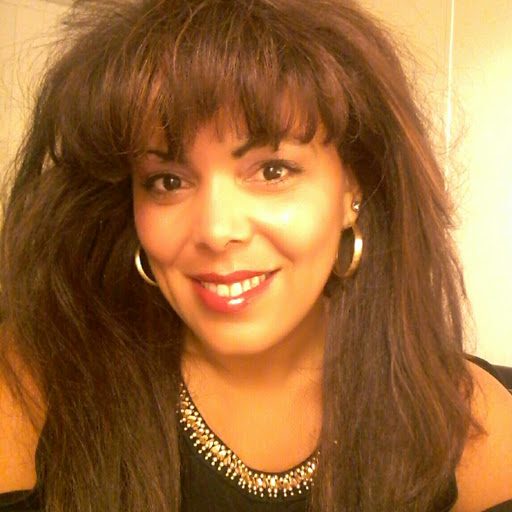 Melanie Small Photo 29