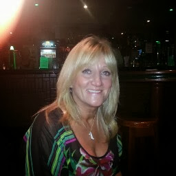 Lorraine Barrett Photo 30