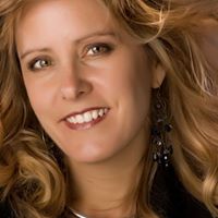 Shelley Fernandez Photo 8