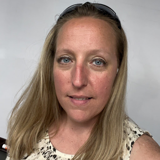 Holly Carlin Photo 4