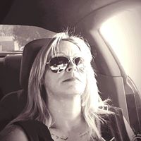 Traci Howard Photo 19