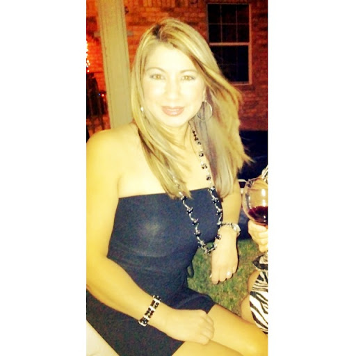 Janie Acevedo Photo 4