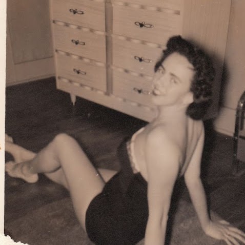 Linda Springer Photo 15