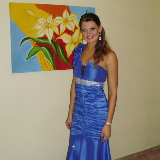 Julia Winter Photo 18