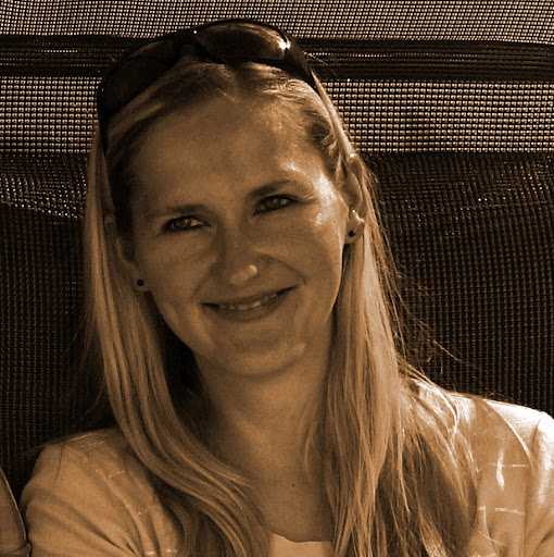 Nicole Kaiser Photo 35